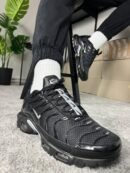 Nike AIR MAX PLUS BLACK TN bijeli nike logo