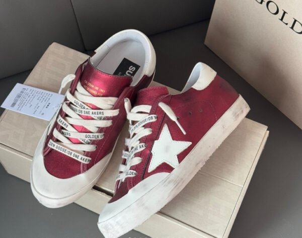 Golden Ball Super Star Dark Red / White star