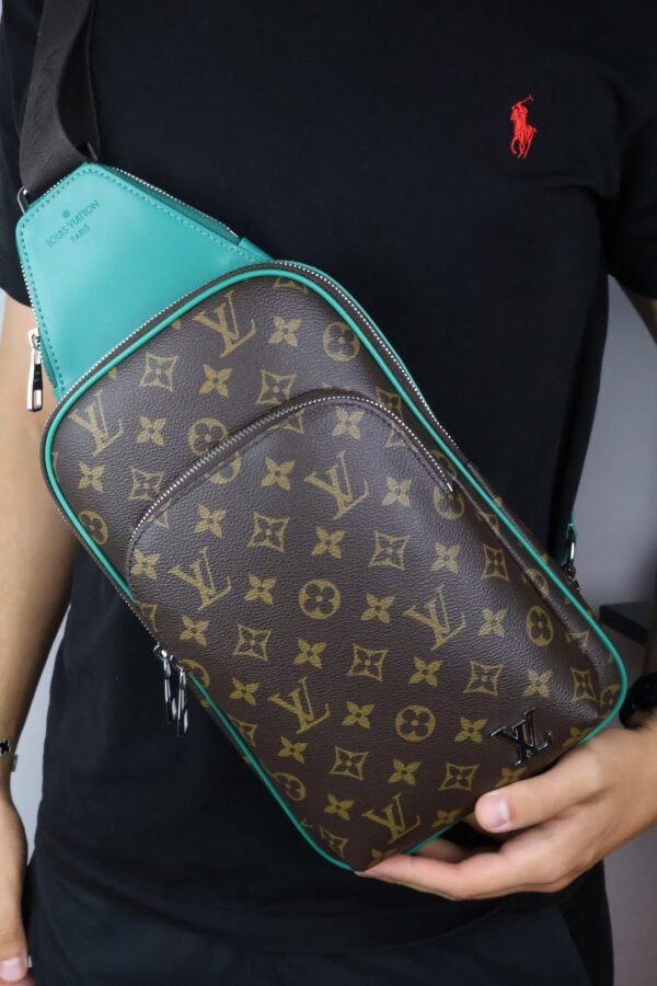Louis Vuitton Avenue Slingbag - Slika 4
