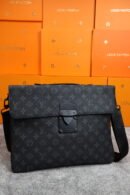 Louis Vuitton messenger