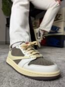 Jordan Travis Scott Light Mocha