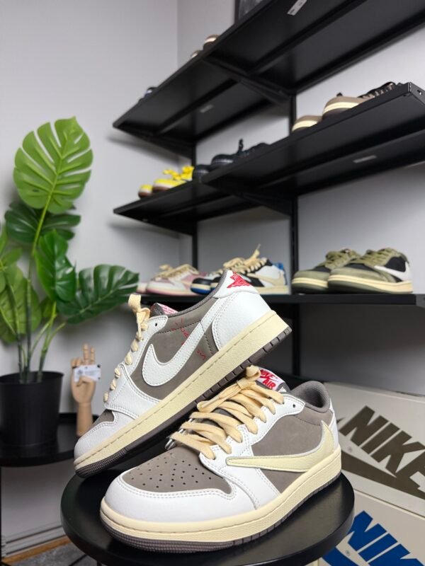 Jordan Travis Scott Light Mocha - Slika 4