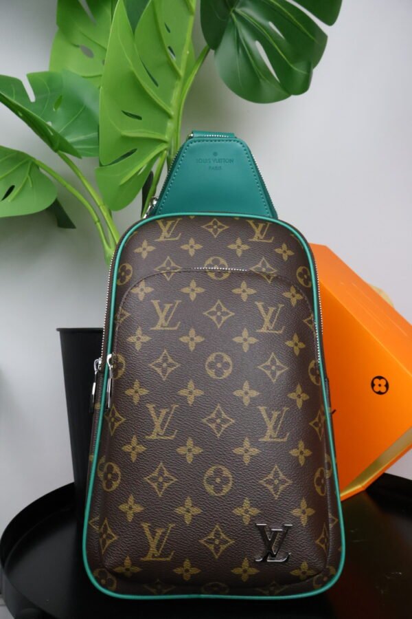 Louis Vuitton Avenue Slingbag - Slika 2