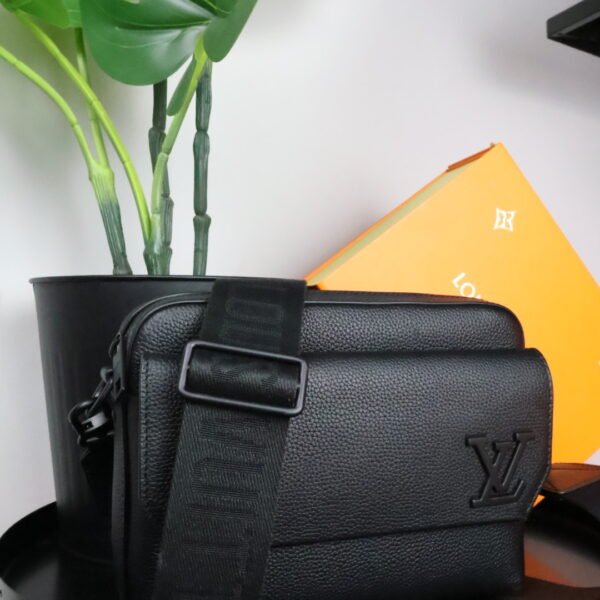 Louis Vuitton Noir Leather Pilot Wearable Wallet