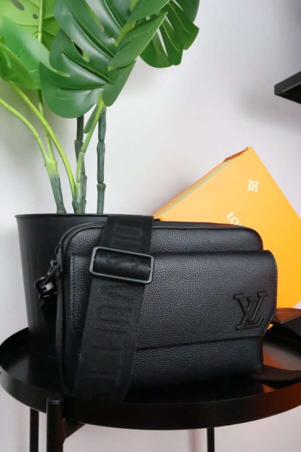 Louis Vuitton Noir Leather Pilot Wearable Wallet - Slika 2