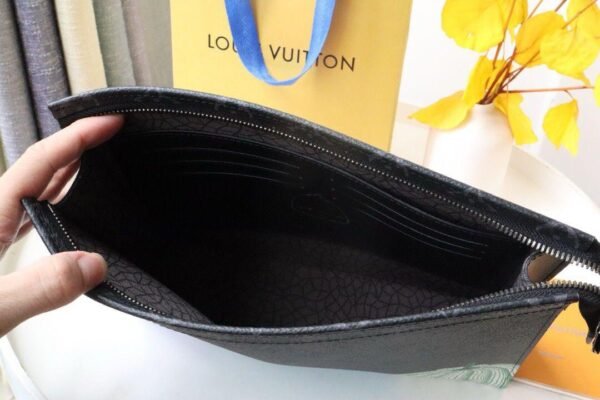 Louis Vuitton Pochette Voyage - Slika 4