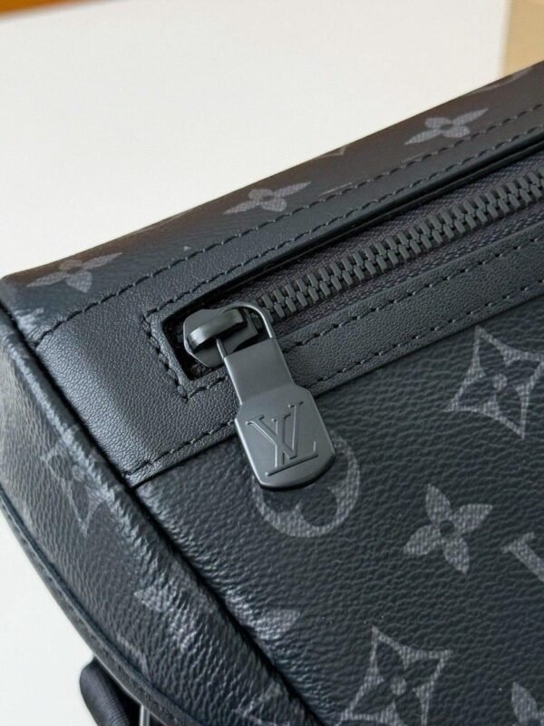 Louis Vuitton Monogram Eclipse Small Messenger Bag - Slika 4