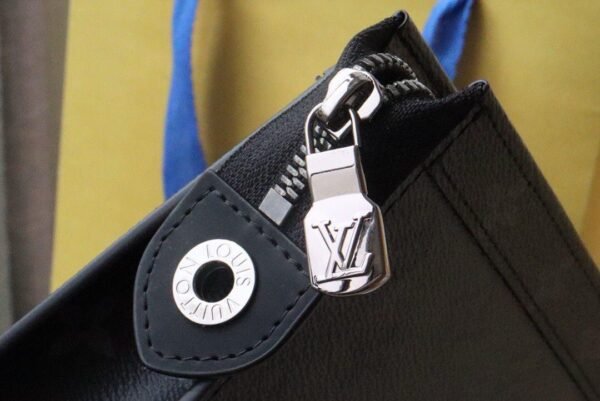 Louis Vuitton Pochette Voyage - Slika 5