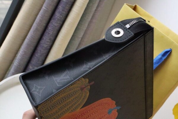Louis Vuitton Pochette Voyage - Slika 6