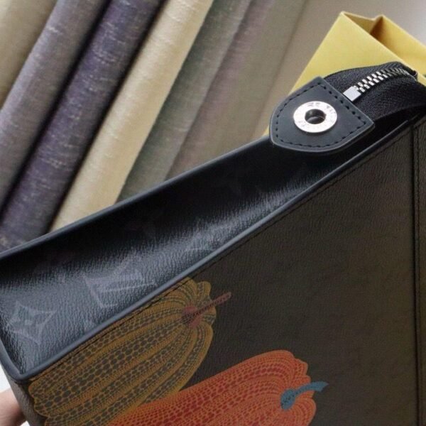 Louis Vuitton Pochette Voyage
