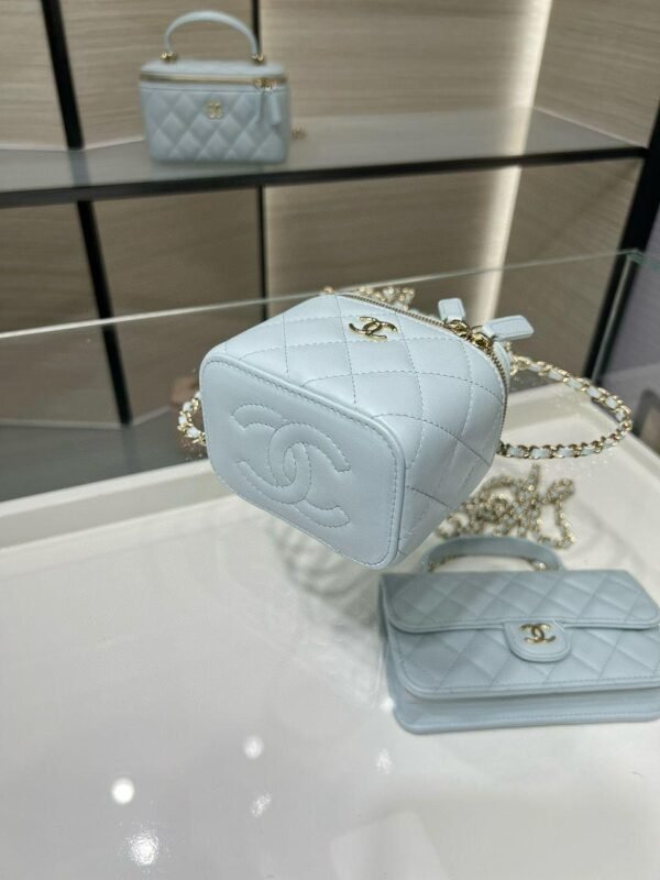 Chanel Mini Top Handle Vanity With Chain Light Blue Lambskin Gold Hard - Slika 6