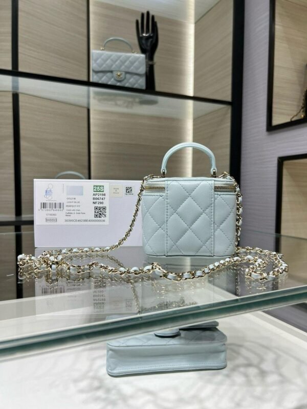 Chanel Mini Top Handle Vanity With Chain Light Blue Lambskin Gold Hard - Slika 9