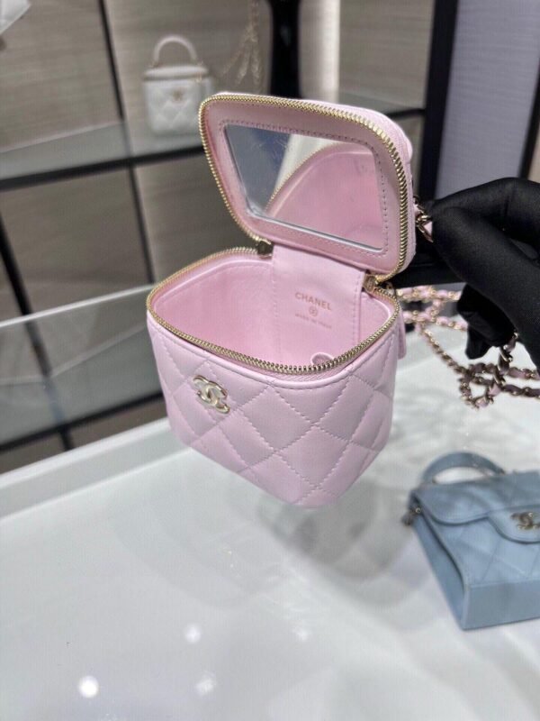 Chanel Mini Top Handle Vanity With Chain Light Pink Lambskin Gold Hard - Slika 2