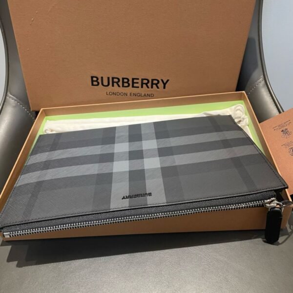 Burberry Edin Check E-canvas Pouch In Charcoal - Slika 5