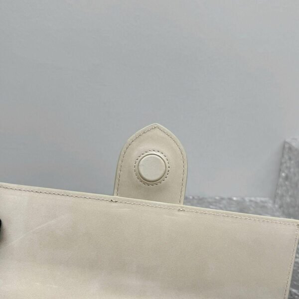 Jacquemus Soft Amber Leather Le Grand Bambino Structured Shoulder Bag - Slika 5