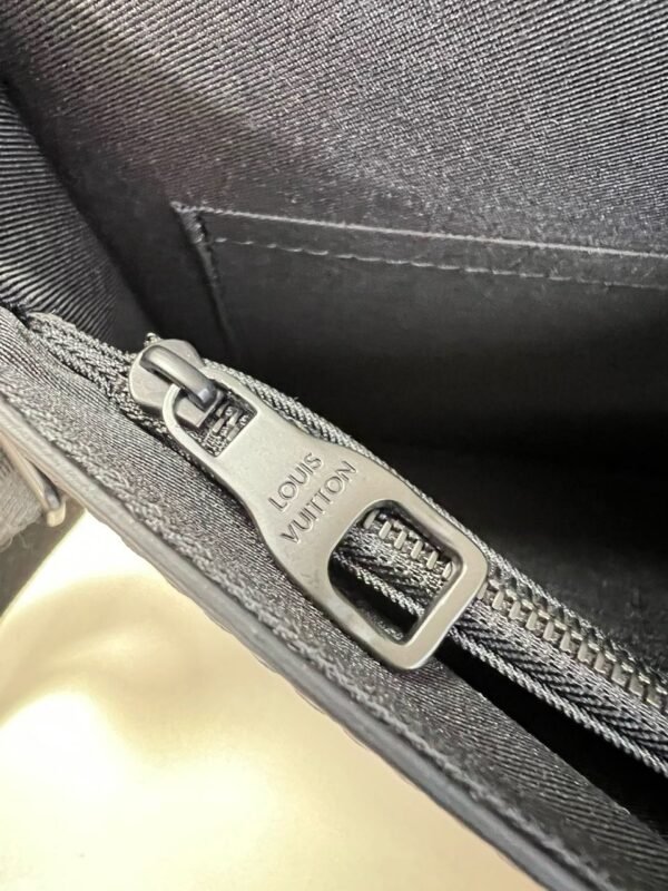 Louis Vuitton black white logo bag - Slika 4