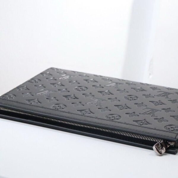 Louis Vuitton Monogram Shadow Discovery