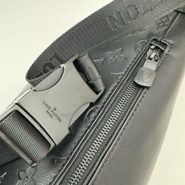 Louis Vuitton Discovery Bumbag