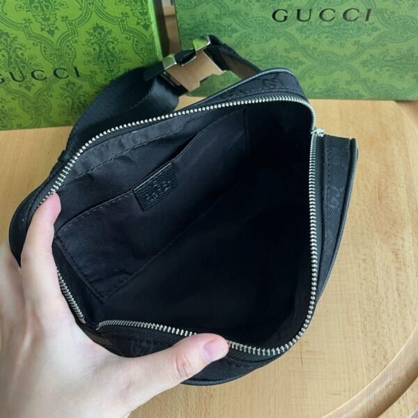 Gucci GG Supreme Black Crossbody Bag - Slika 4