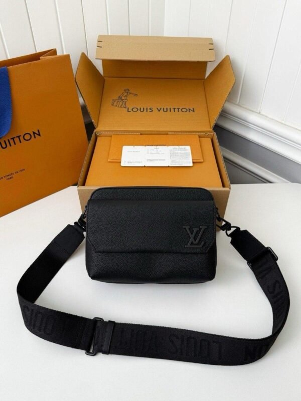 Louis Vuitton Noir Leather Pilot Wearable Wallet - Slika 2