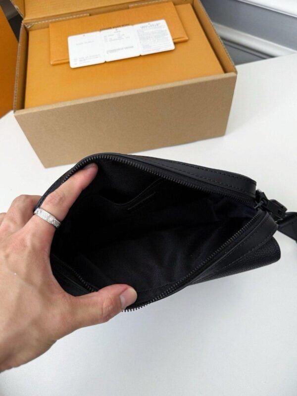 Louis Vuitton Noir Leather Pilot Wearable Wallet - Slika 10