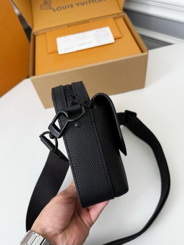 Louis Vuitton Noir Leather Pilot Wearable Wallet - Slika 4