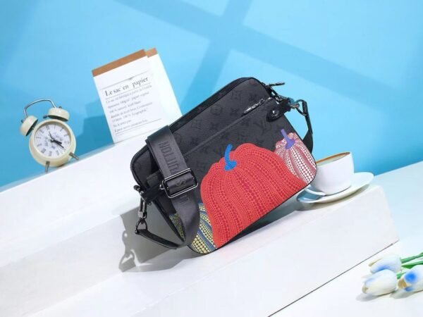 Louis Vuitton LV x YK Trio Messenger - Slika 3