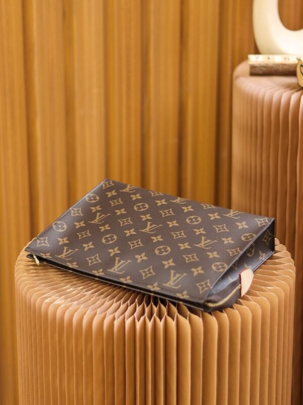 Louis Vuitton Toiletry Pouch 26 Monogram Brown - Slika 6