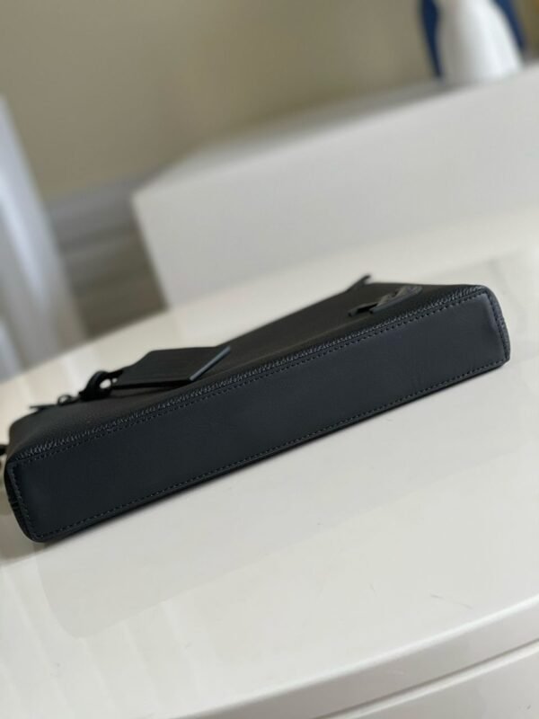 Louis Vuitton Aerogram Takeoff Pouch - Slika 6