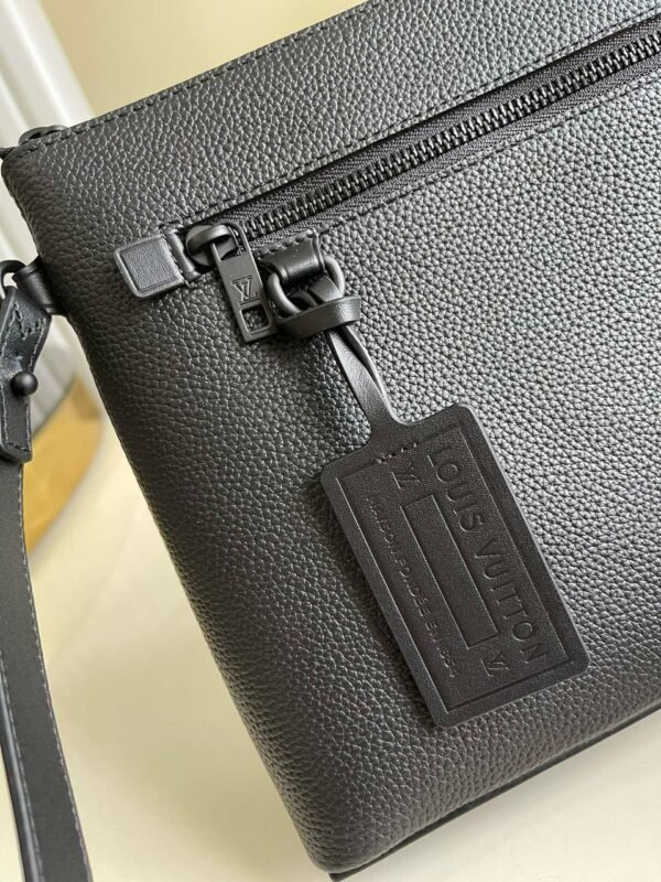 Louis Vuitton Aerogram Takeoff Pouch - Slika 7