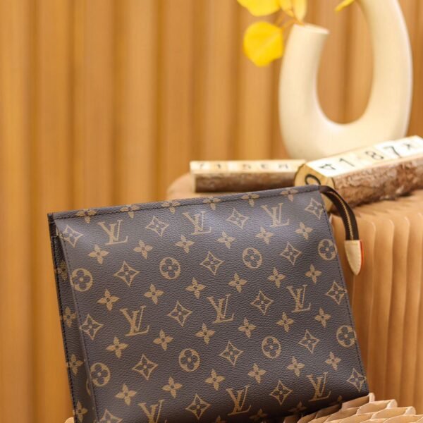 Louis Vuitton Toiletry Pouch 26 Monogram Brown