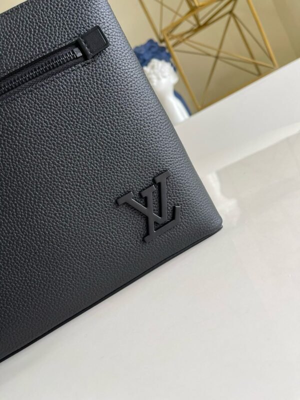 Louis Vuitton Aerogram Takeoff Pouch - Slika 8