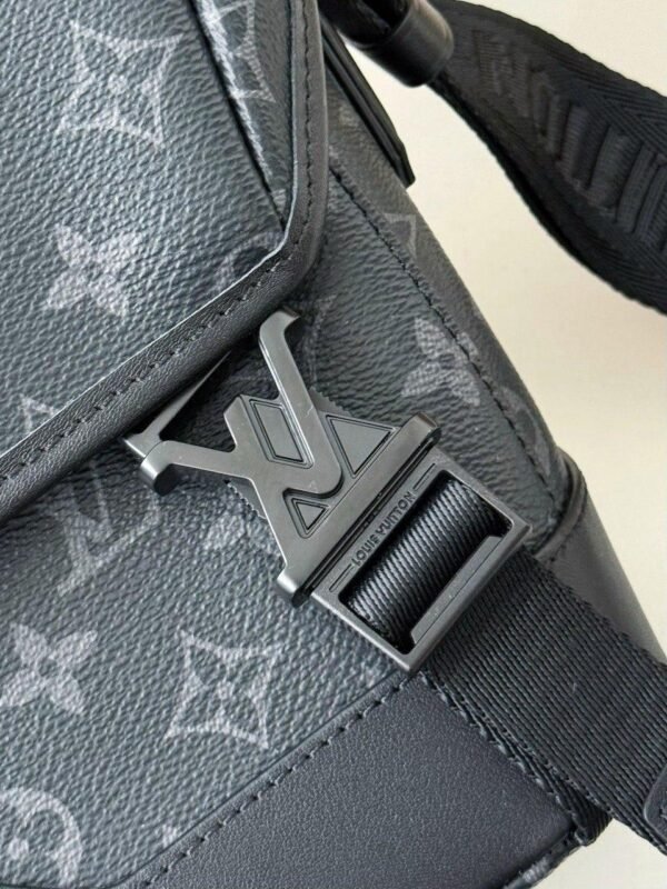 Louis Vuitton Monogram Eclipse Small Messenger Bag - Slika 5