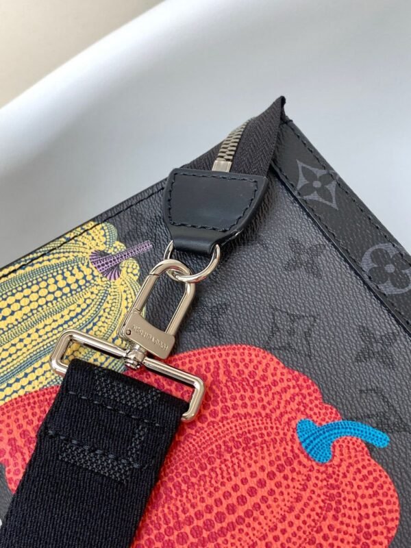 Louis Vuitton x Yayoi Kusama Black Monogram Eclipse - Slika 6