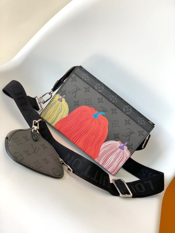 Louis Vuitton x Yayoi Kusama Black Monogram Eclipse - Slika 8