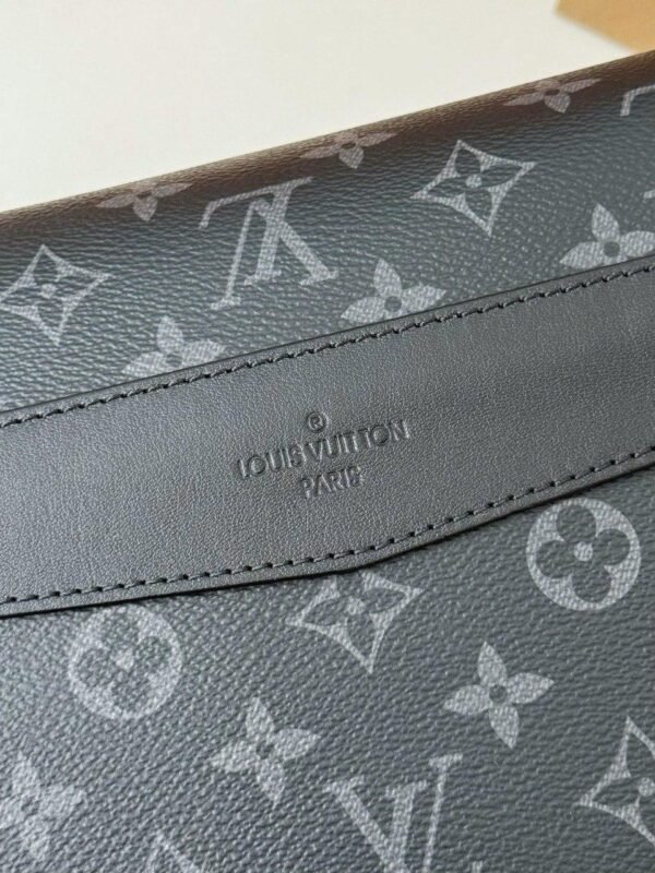 Louis Vuitton Monogram Eclipse Small Messenger Bag - Slika 8