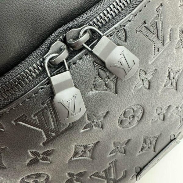 Louis Vuitton Discovery Bumbag