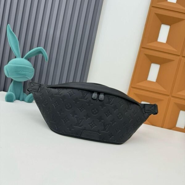 Louis Vuitton Discovery Bumbag