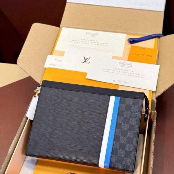 LOUIS VUITTON Pochette Voyage MM Graphite Damier