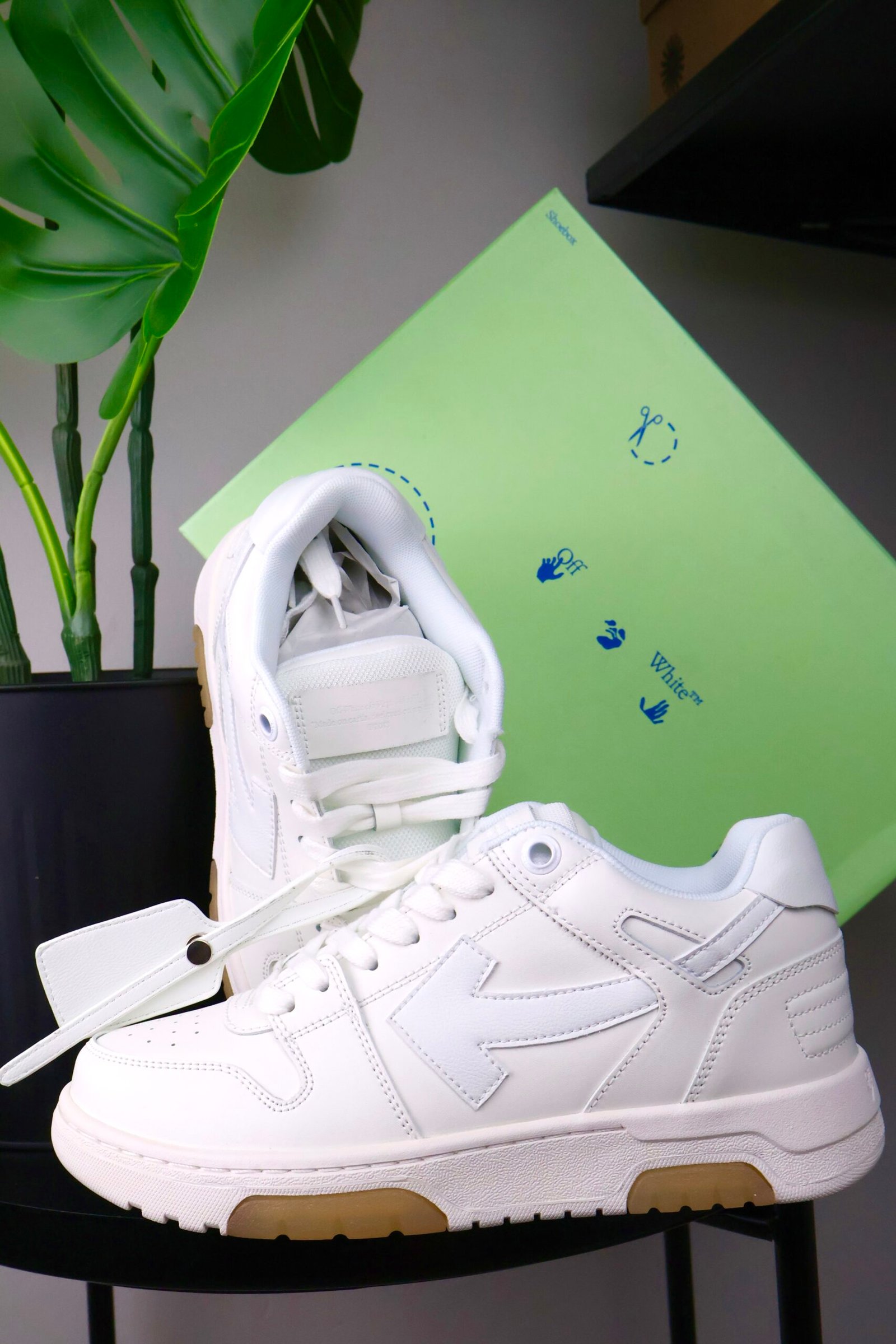 Off-White Out-of-Office Triple White - Slika 2