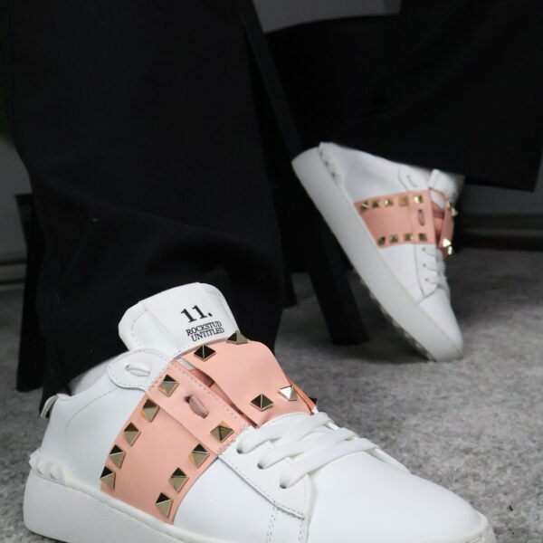 Valentino Garavani Rockstud Pink/White