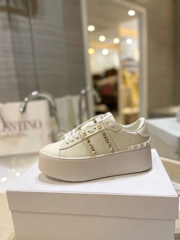 Valentino Garavani Rockstud White/Gold Leather Flatform - Slika 8