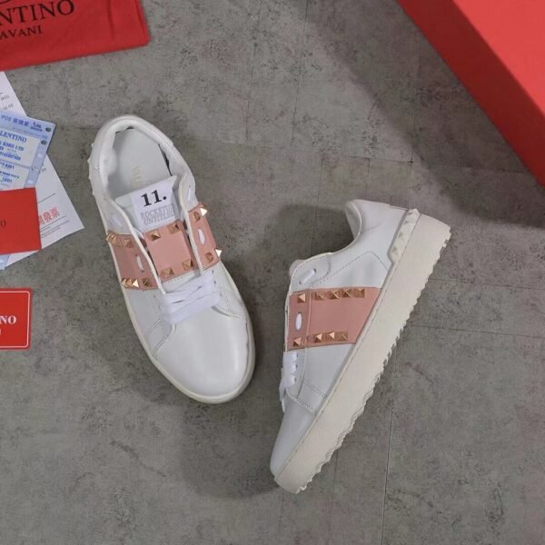 Valentino Garavani Rockstud Pink/White
