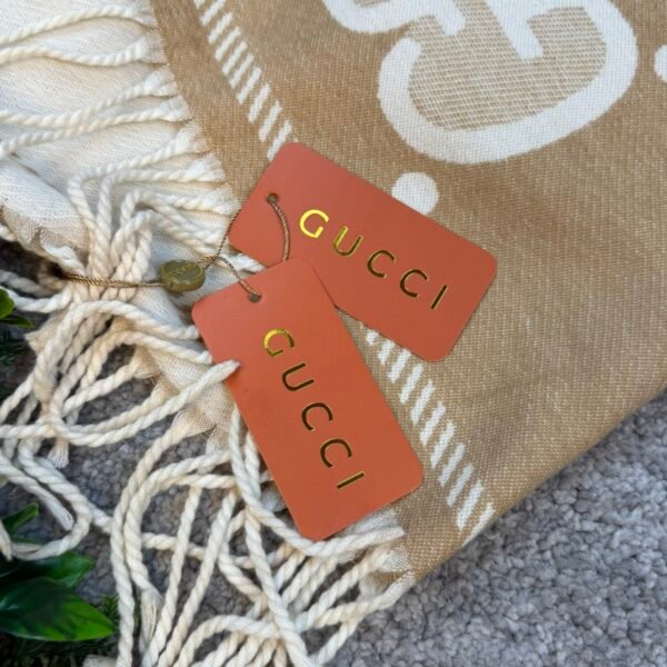 Gucci Šal Design Logo
