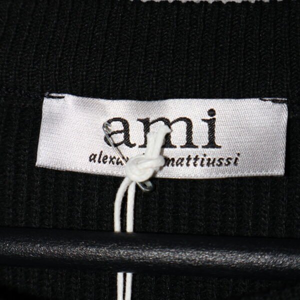 Ami Duks "Crna"