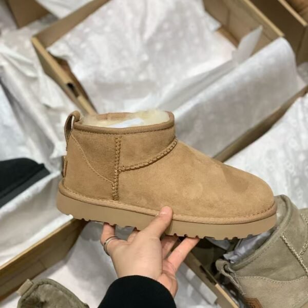 UGG Classic Ultra Mini Beige