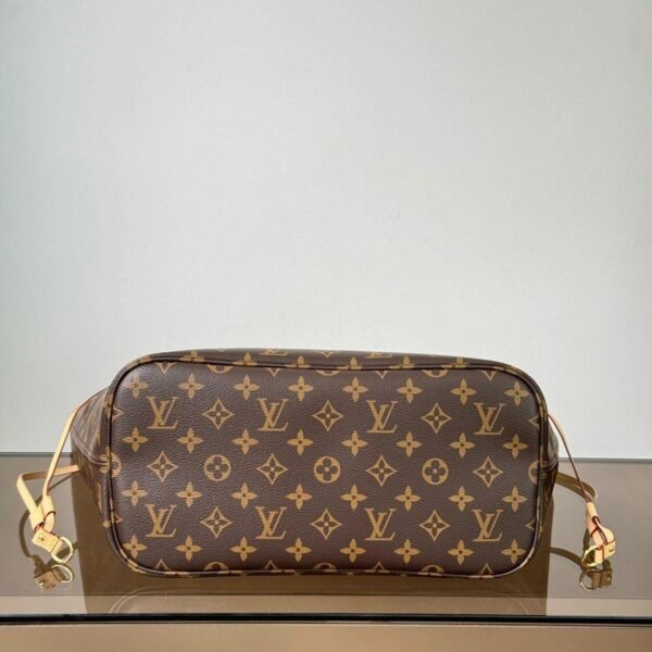 Louis Vuitton Monogram Neverfull Tote Bag