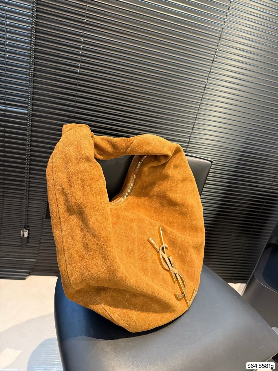 Yves Saint Laurent Hobo Shoulder Bag Suede - Slika 10