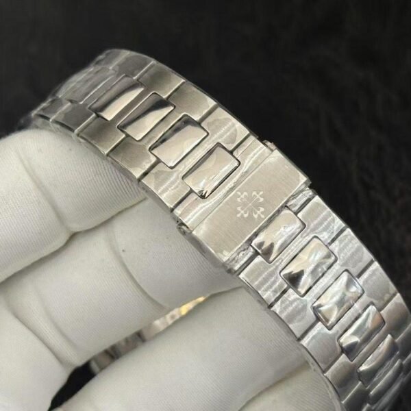 Patek Philippe Nautilus 39