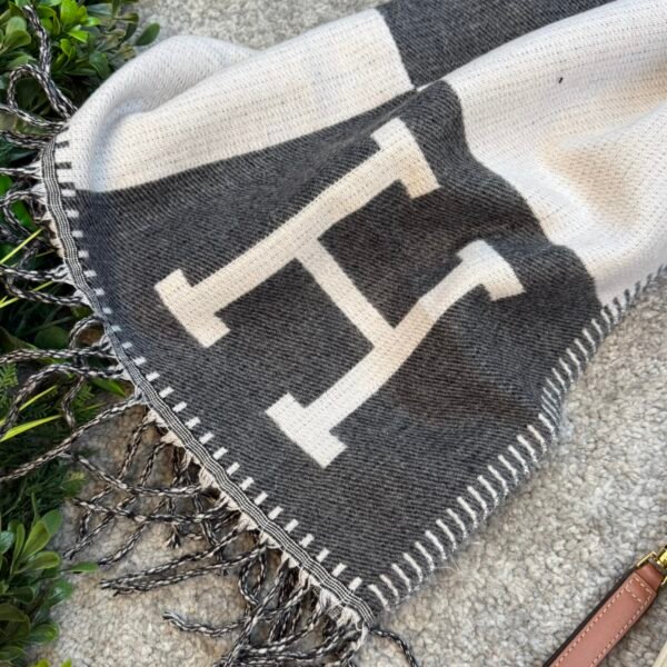 Hermes Šal Grey/White